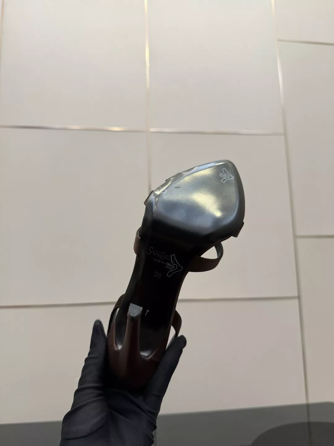 입생로랑 YSL 메탈 로고 스트랩 하이힐 샌들 상세 이미지 9