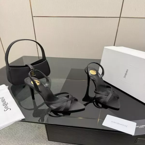 입생로랑 금속 로고 스트랩 하이힐 샌들