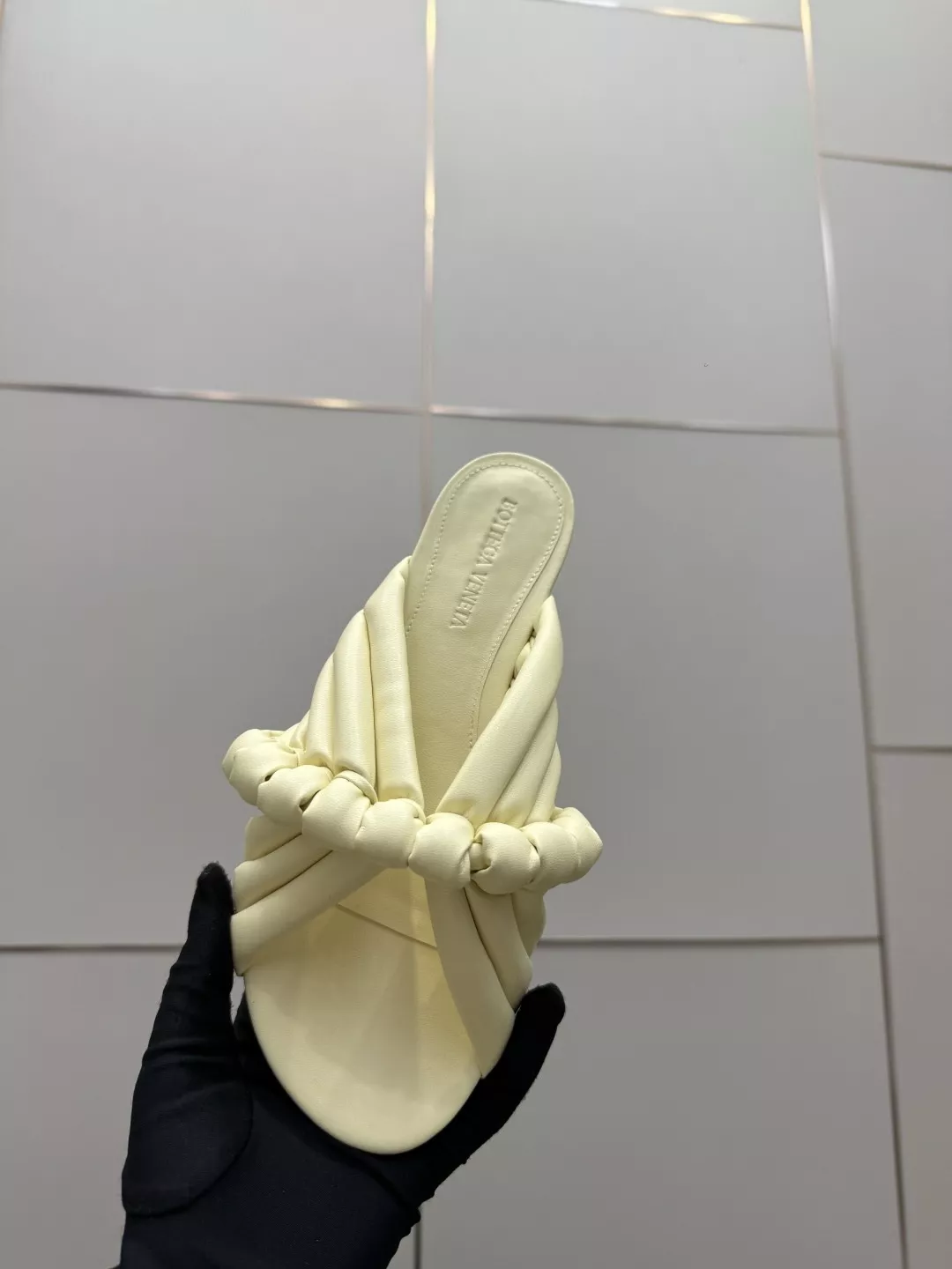 보테가베네타 인트레치아토 위빙 레더 슬리퍼 상세 이미지 8