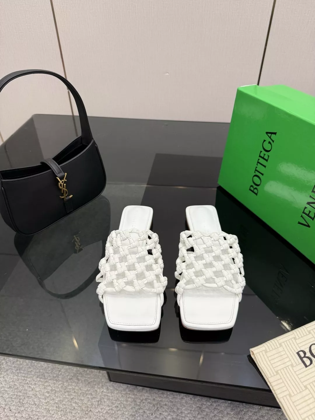 보테가베네타 인트레치아토 위빙 토오픈 힐 뮬 상세 이미지 1