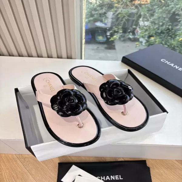샤넬 까멜리아 장식 투톤 플랫 쪼리 샌들