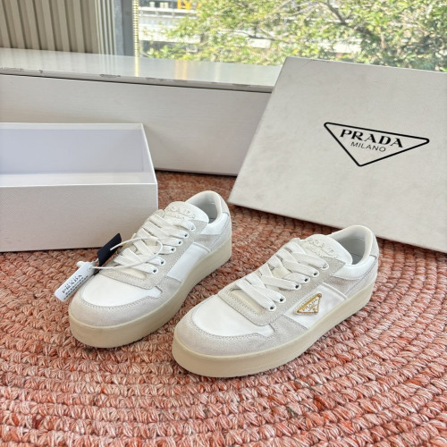 프라다 삼각로고 5cm 플랫폼 레더 스니커즈