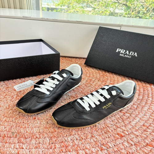 프라다 레이스업 캐주얼 발레리나 데일리 슈즈