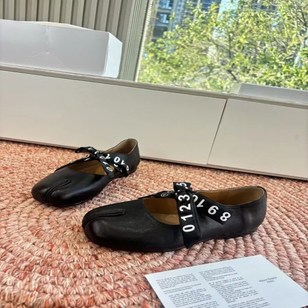 메종마르지엘라 타비 분할토 스트랩 메리제인 플랫