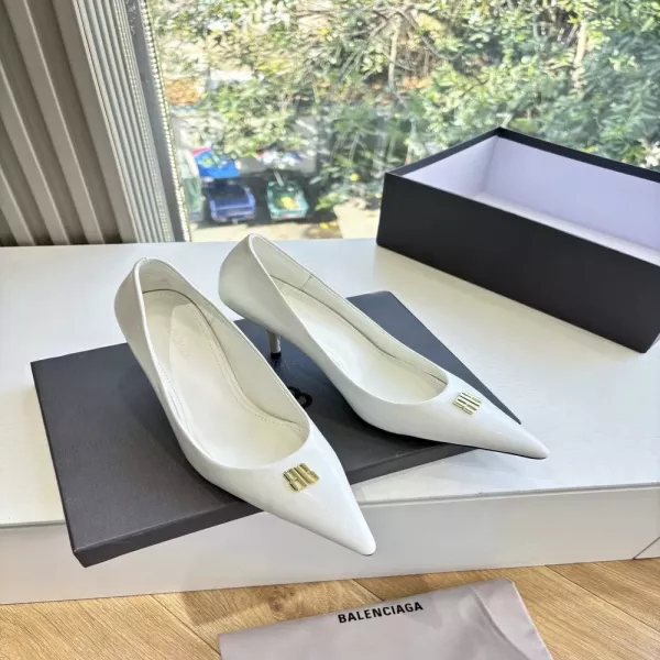 발렌시아가 메탈 로고 포인트 발레리나 하이힐 펌프스