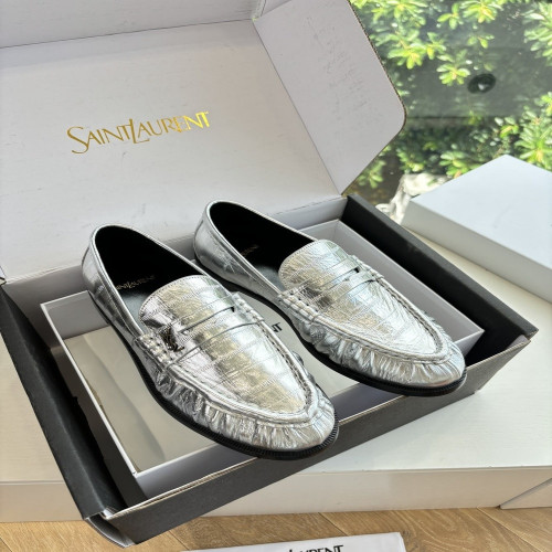 입생로랑 YSL 스몰 로고 로퍼 뮬