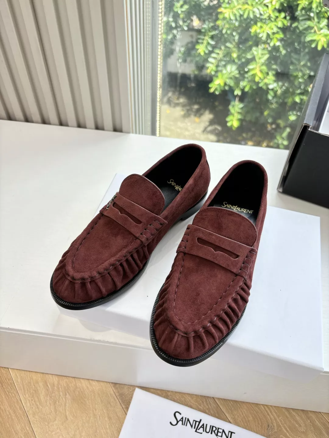 입생로랑 YSL 스몰 로고 로퍼 상세 이미지 5