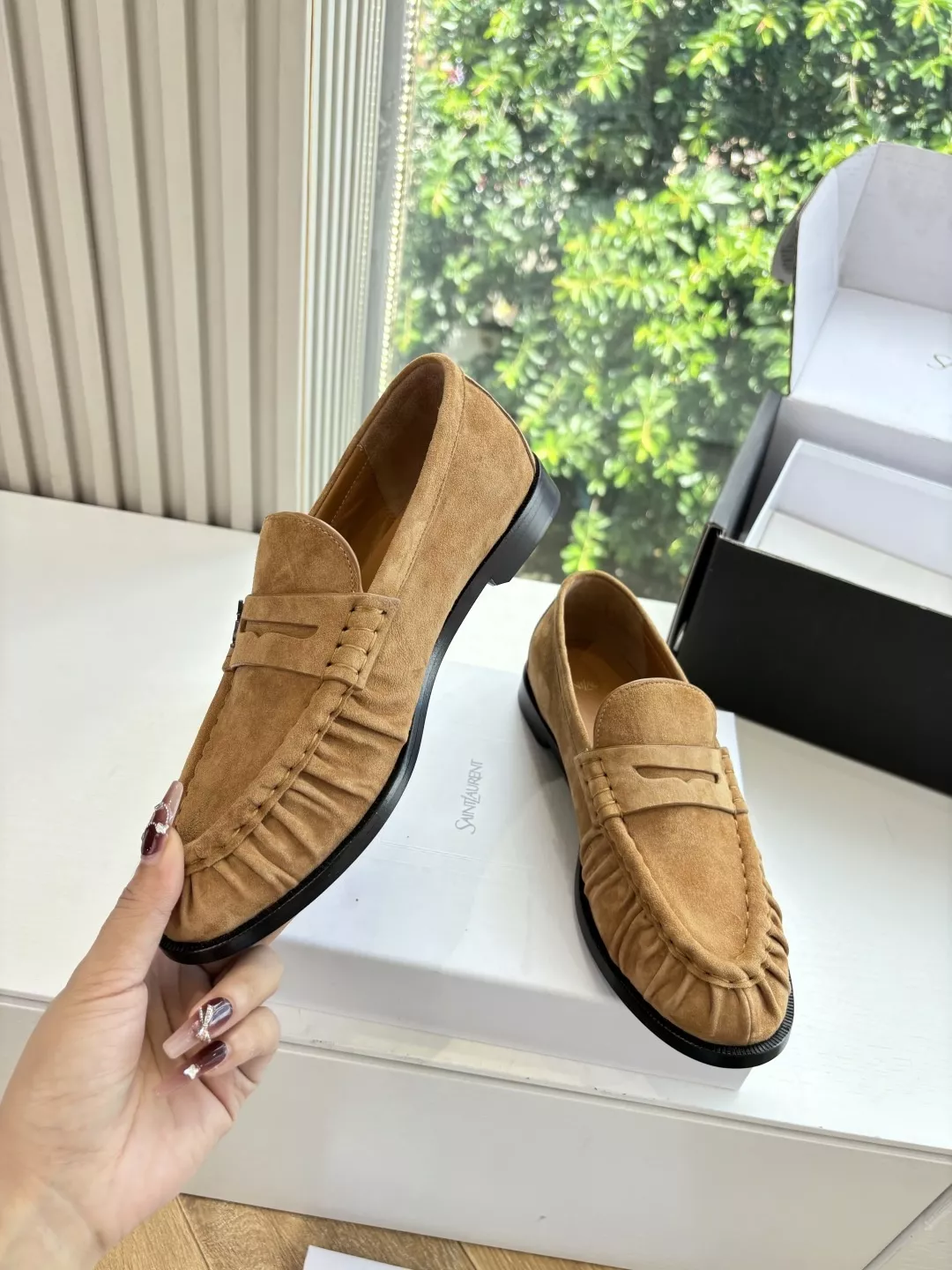 입생로랑 YSL 스몰 로고 뮬 로퍼 상세 이미지 5