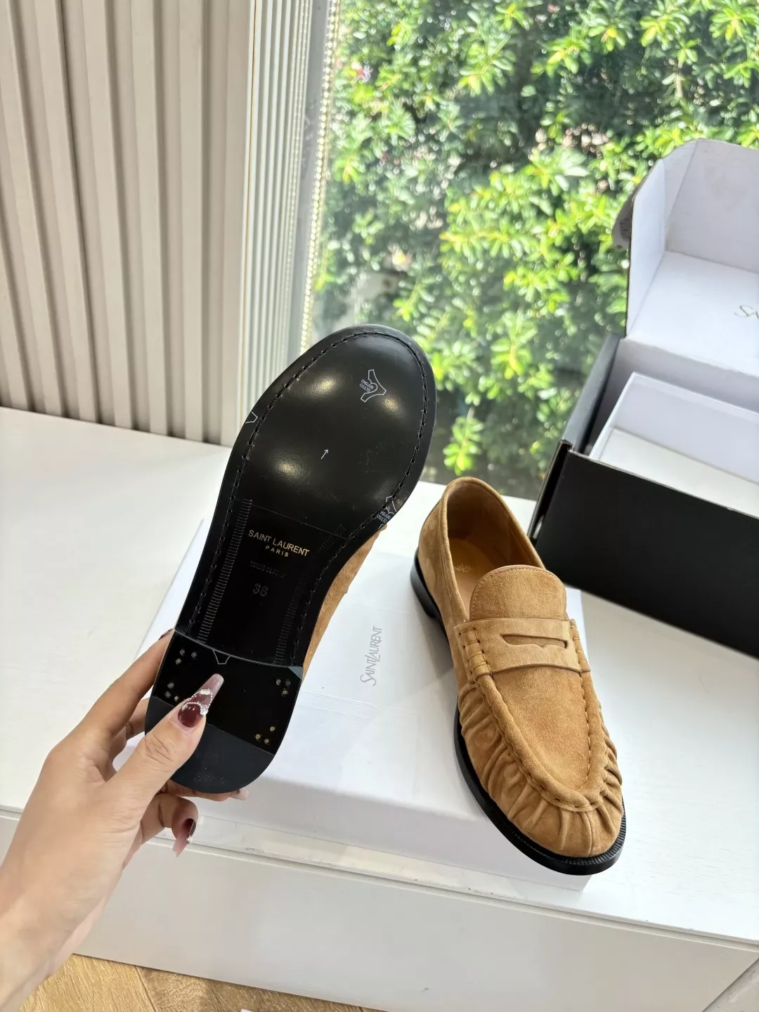 입생로랑 YSL 스몰 로고 뮬 로퍼 상세 이미지 6