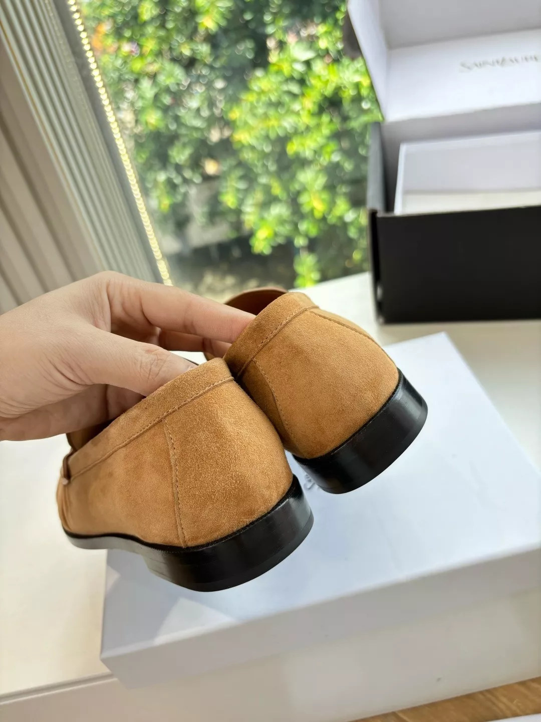 입생로랑 YSL 스몰 로고 뮬 로퍼 상세 이미지 9