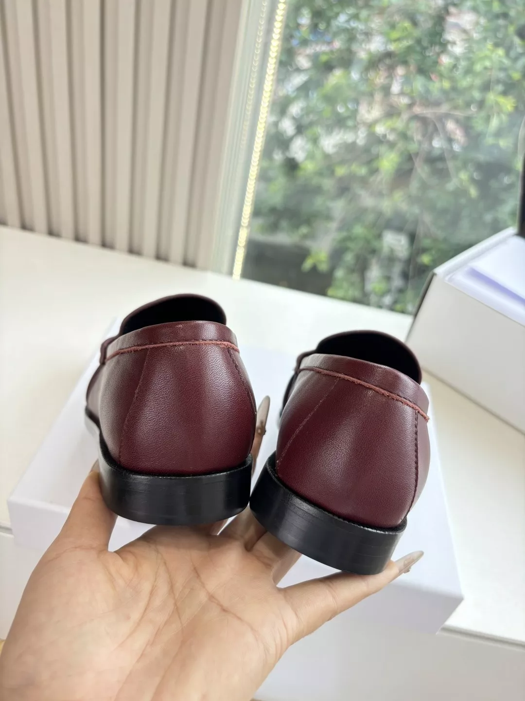입생로랑 YSL 스몰 로고 로퍼 뮬 상세 이미지 9