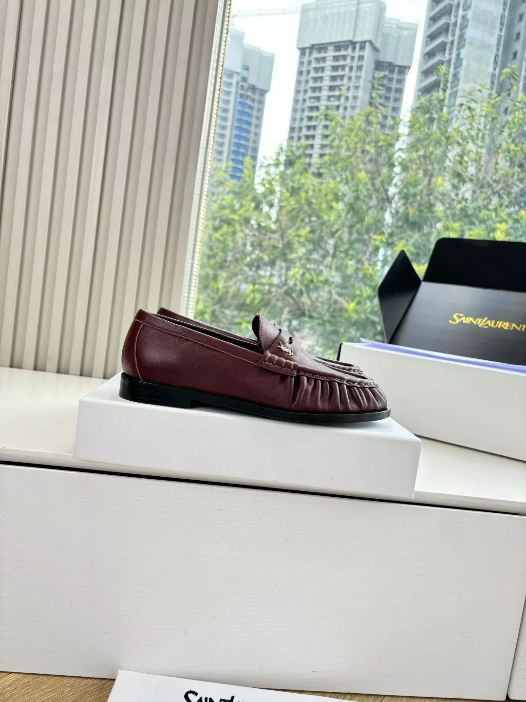 입생로랑 YSL 스몰 로고 로퍼 뮬 상세 이미지 7