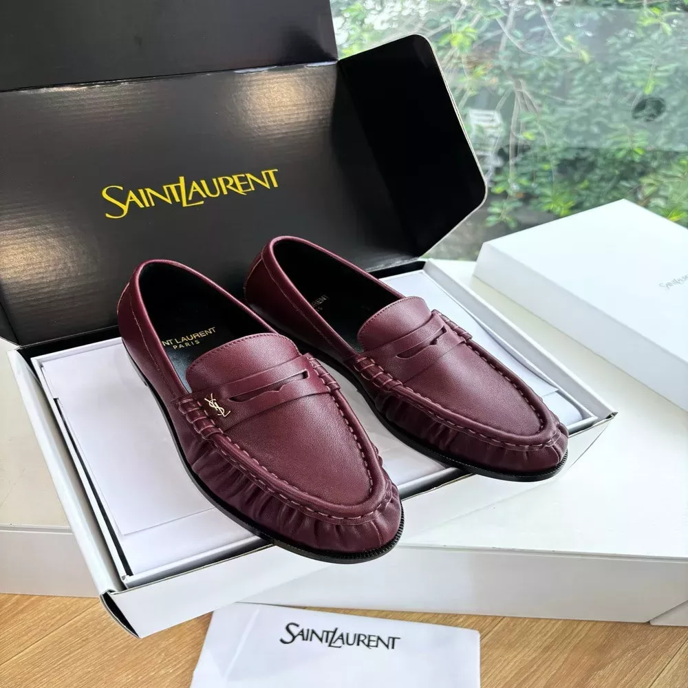 입생로랑 YSL 스몰 로고 로퍼 뮬
