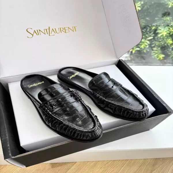 입생로랑 YSL 스몰 로고 블로퍼 뮬 로퍼