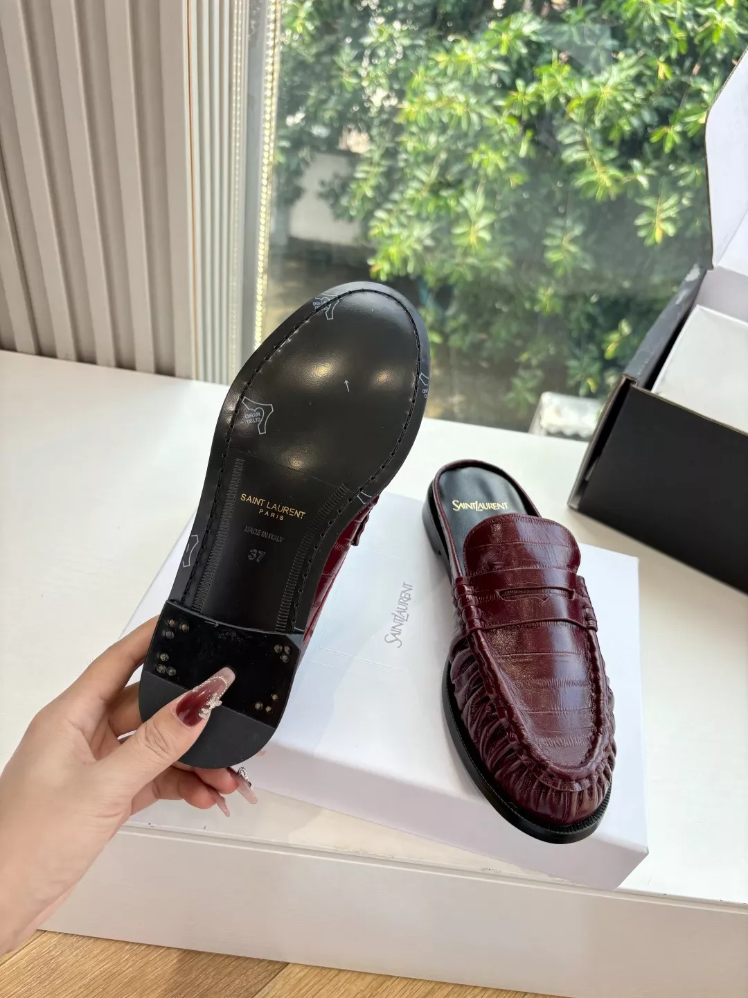 입생로랑 YSL 스몰 로고 로퍼 반슬리퍼 상세 이미지 6