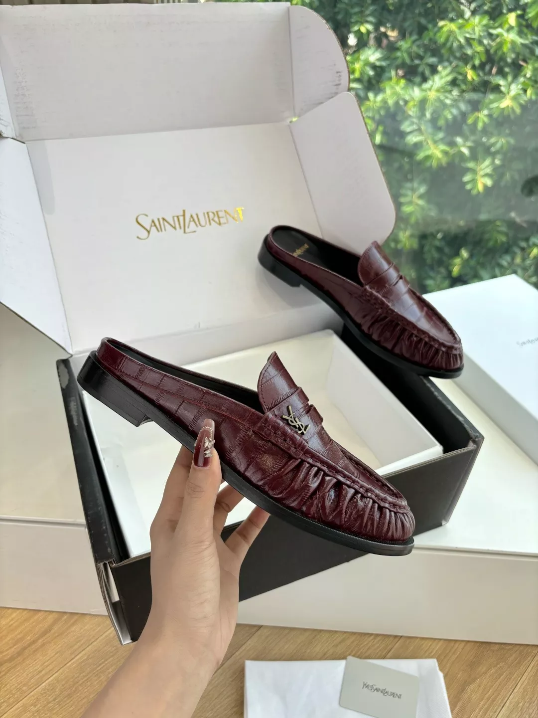 입생로랑 YSL 스몰 로고 로퍼 반슬리퍼 상세 이미지 3