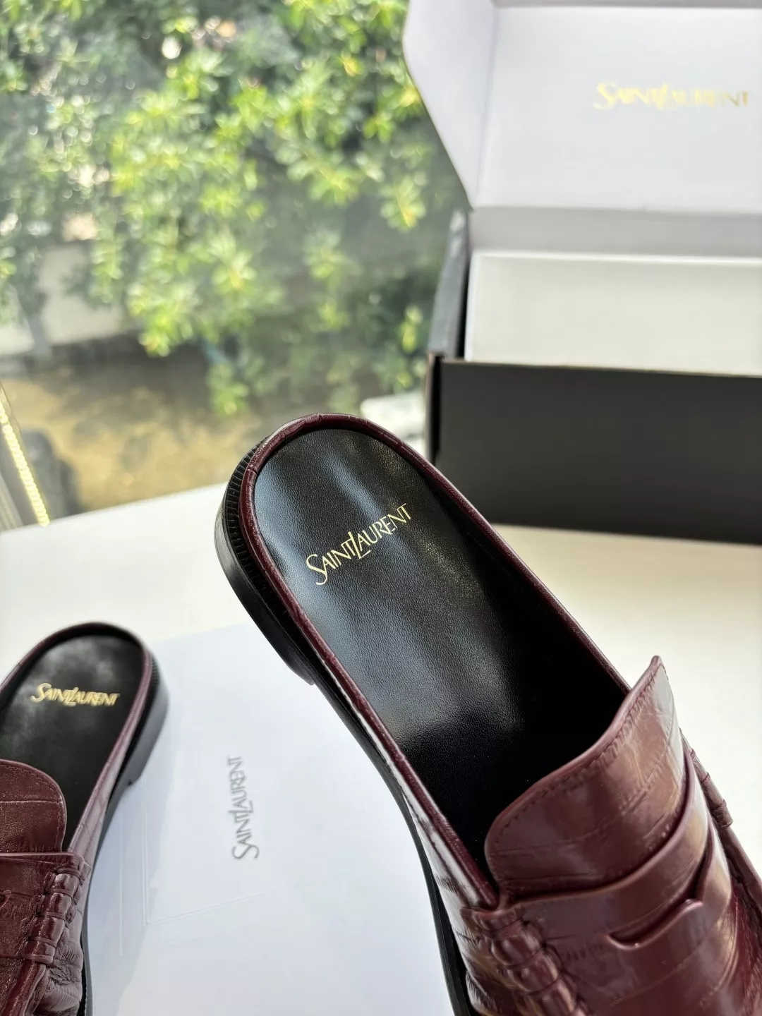 입생로랑 YSL 스몰 로고 로퍼 반슬리퍼 상세 이미지 8