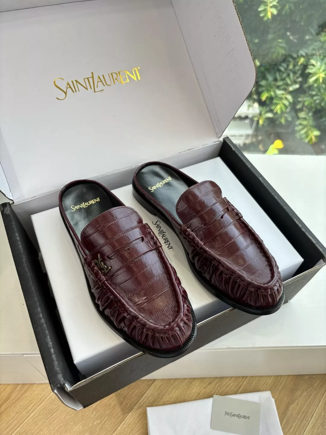 입생로랑 YSL 스몰 로고 로퍼 반슬리퍼 상세 이미지 1