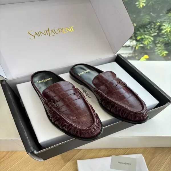 입생로랑 YSL 스몰 로고 로퍼 반슬리퍼