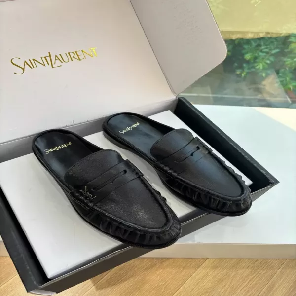 입생로랑 YSL 스몰 로고 로퍼 뮬