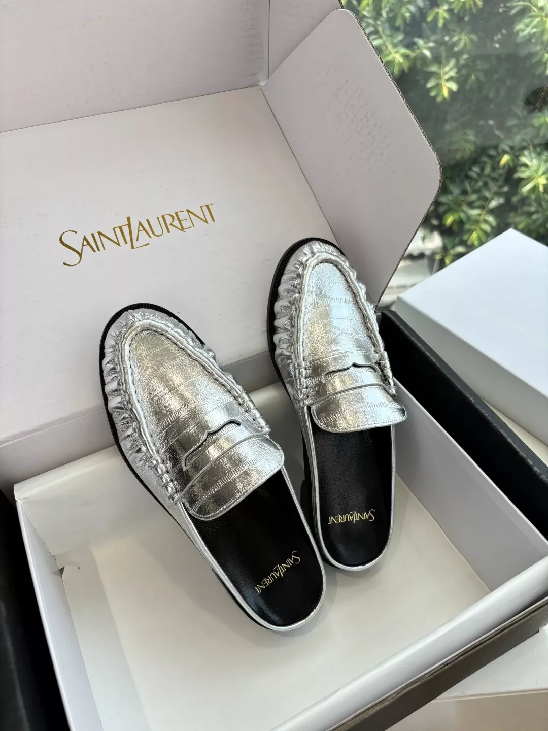 입생로랑 YSL 스몰 로고 로퍼 반슬리퍼 상세 이미지 2