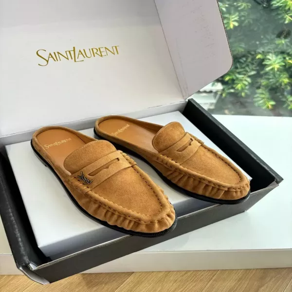 입생로랑 YSL 스몰 로고 로퍼 반슬리퍼