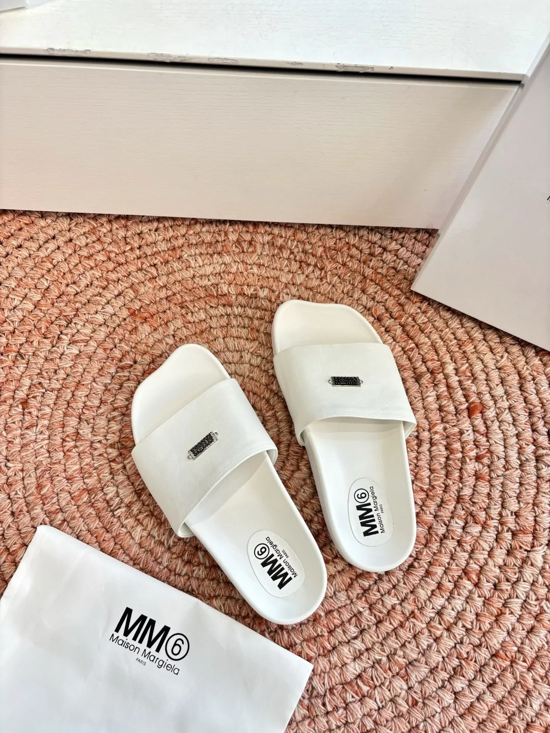 메종마르지엘라 MM6 컬러 블록 원스트랩 슬리퍼 상세 이미지 4
