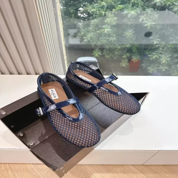 알라이아 피쉬넷 메쉬 뮬 플랫 샌들