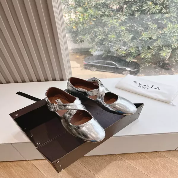 알라이아 메탈릭 메리제인 발레리나 플랫