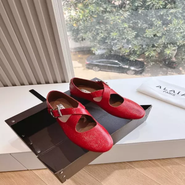 알라이아 24SS 프렌치 발레리나 플랫 슈즈