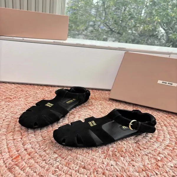미우미우 펀칭 위빙 새틴 플랫 샌들