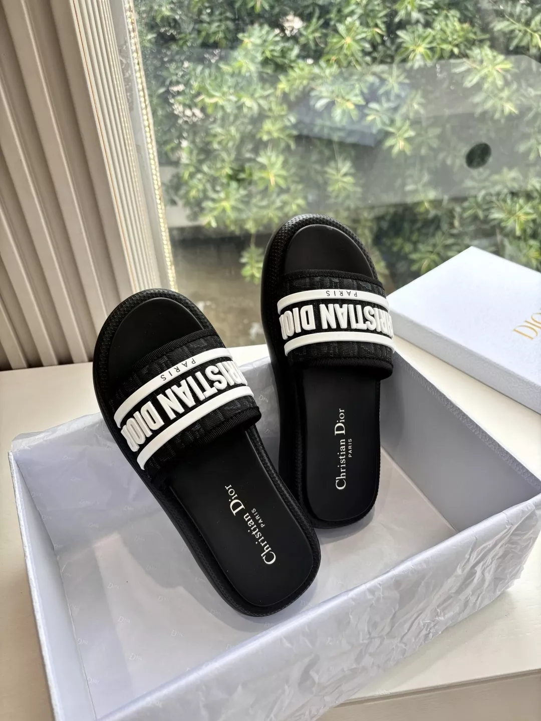 디올 로고 버클 자수 스트랩 슬라이드 상세 이미지 2