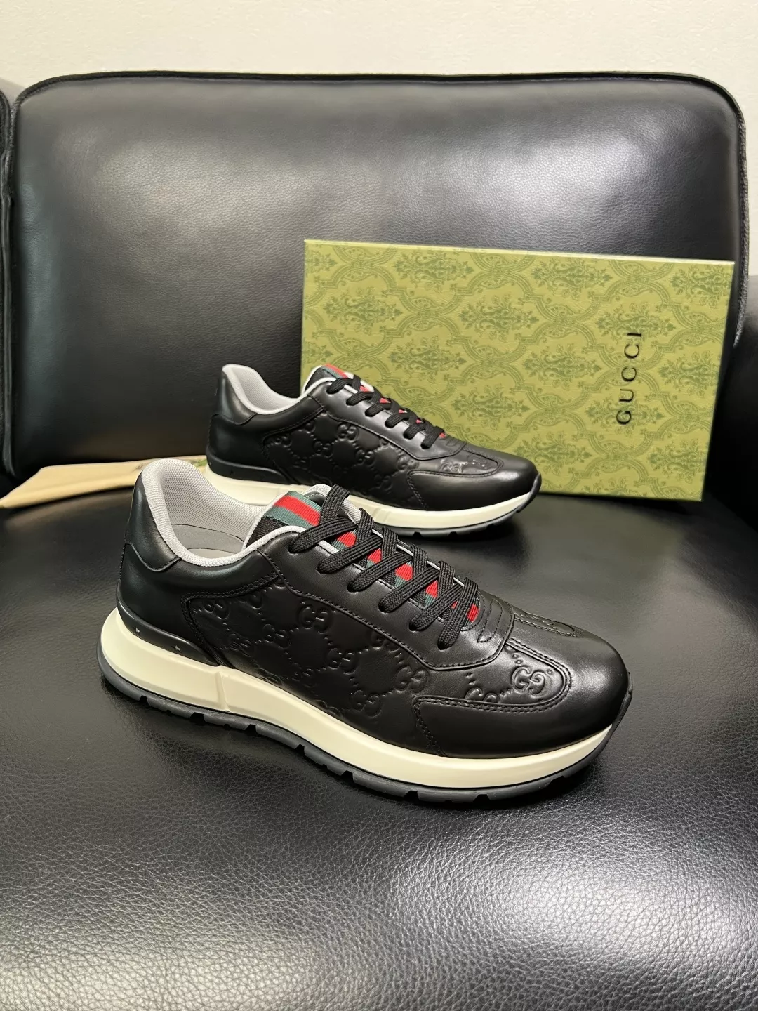 구찌 레더 로우탑 스니커즈 상세 이미지 1