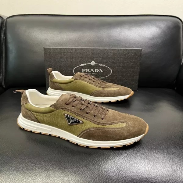 프라다 레더 트리밍 로우 스니커즈