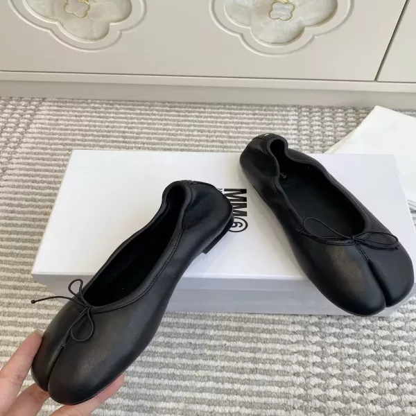 메종마르지엘라 MM6 분할 토 레더 슬립온 로퍼