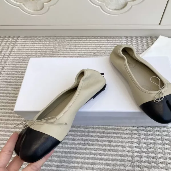 메종마르지엘라 MM6 분리토 슬립온 로퍼