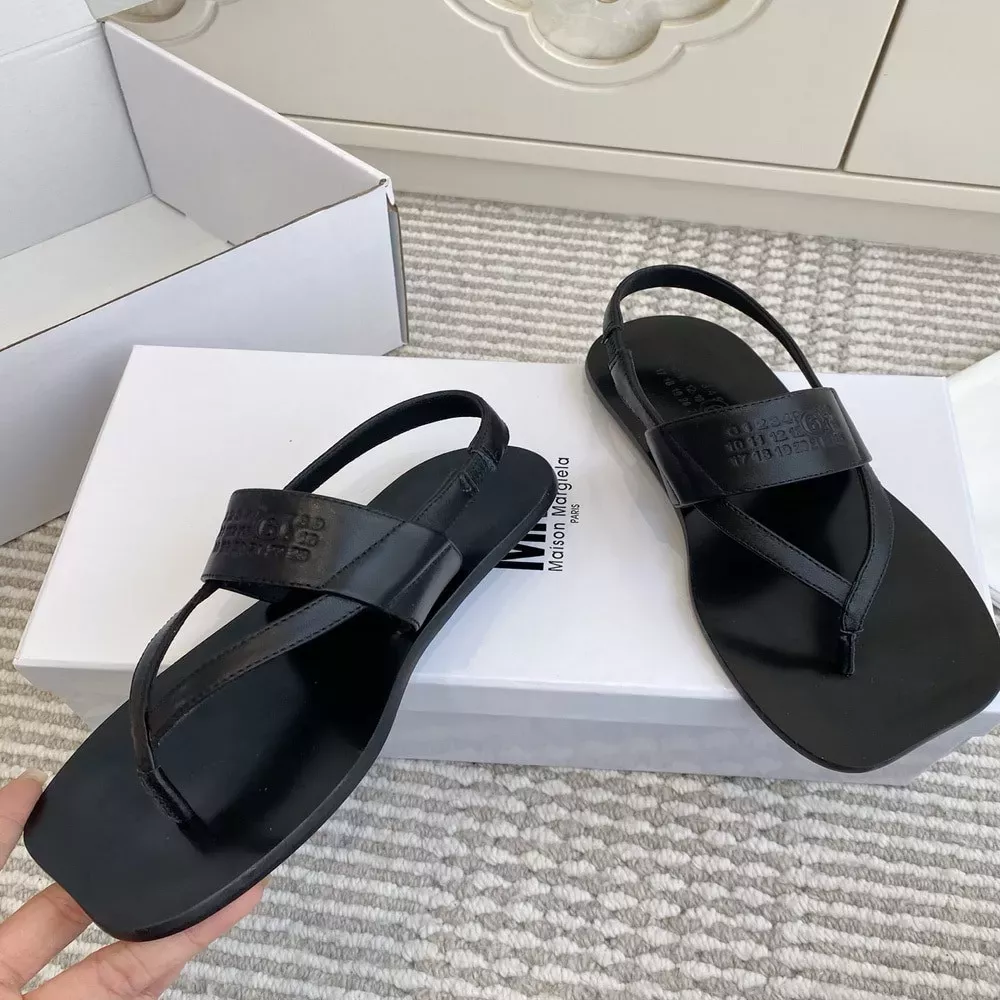 메종마르지엘라 로마 스타일 미니멀 가죽 쪼리 샌들