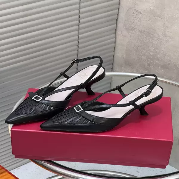 로저비비에 버귤 다이아몬드 버클 포인티드 토 캣힐 슬링백