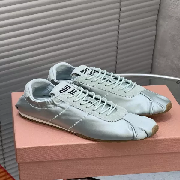 미우미우 26SS 레트로 독일군 스니커즈