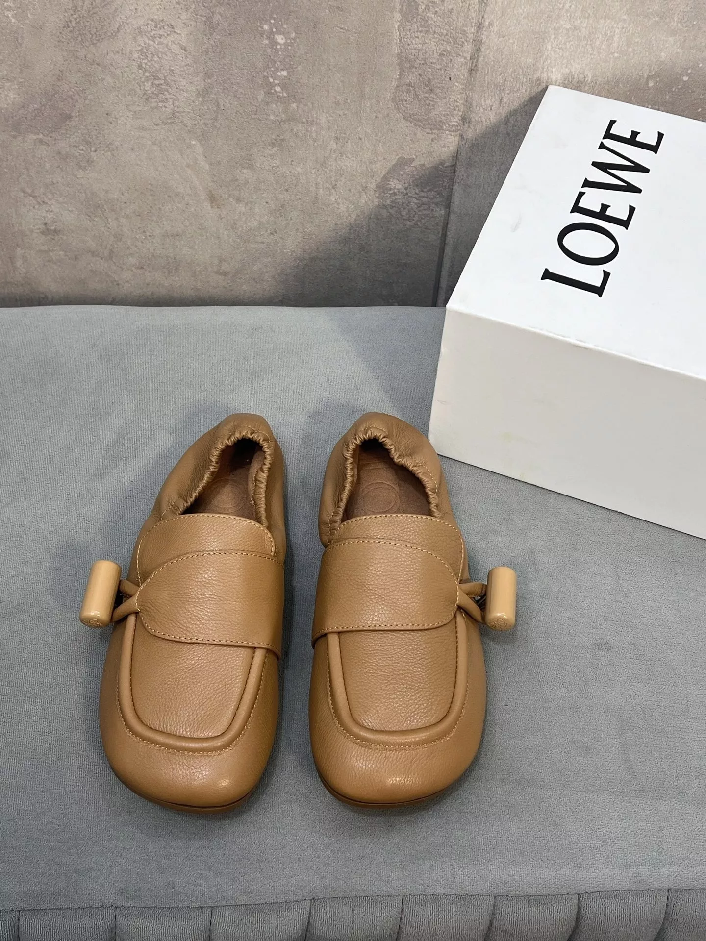 로에베 봄여름 레트로 플랫 로퍼 상세 이미지 1