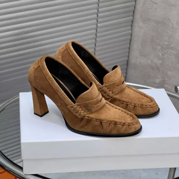 입생로랑 주름 디테일 YSL 로고 뮬 힐
