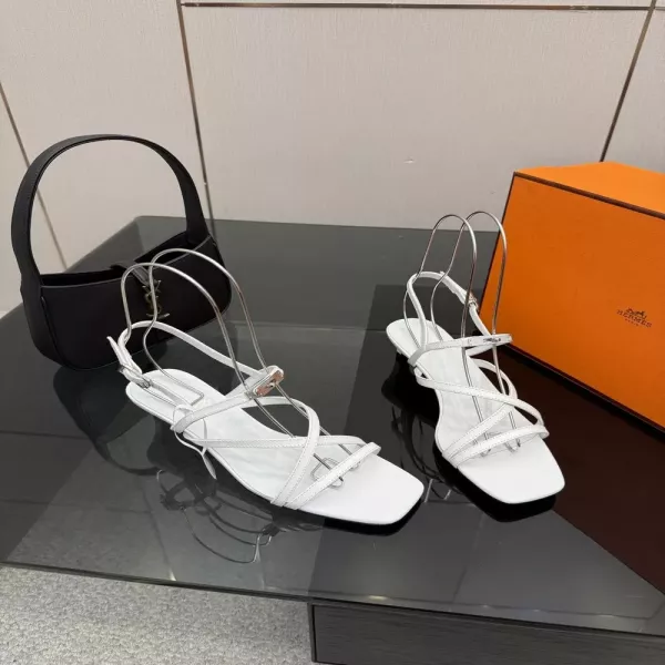 에르메스 켈리 버클 슬림 스트랩 캣힐 샌들