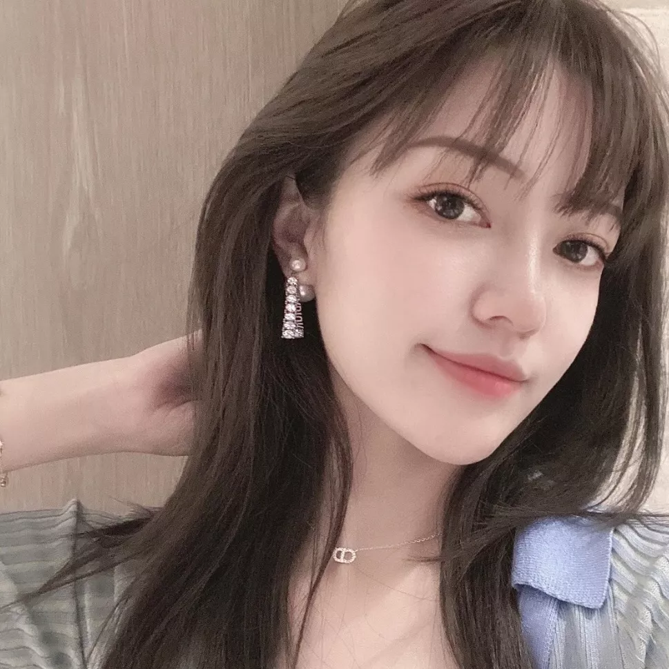 디올 트리발레 진주 로고 크리스탈 이어링 상세 이미지 11