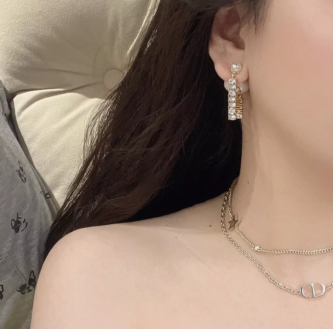 디올 트리발레 진주 로고 크리스탈 이어링 상세 이미지 10