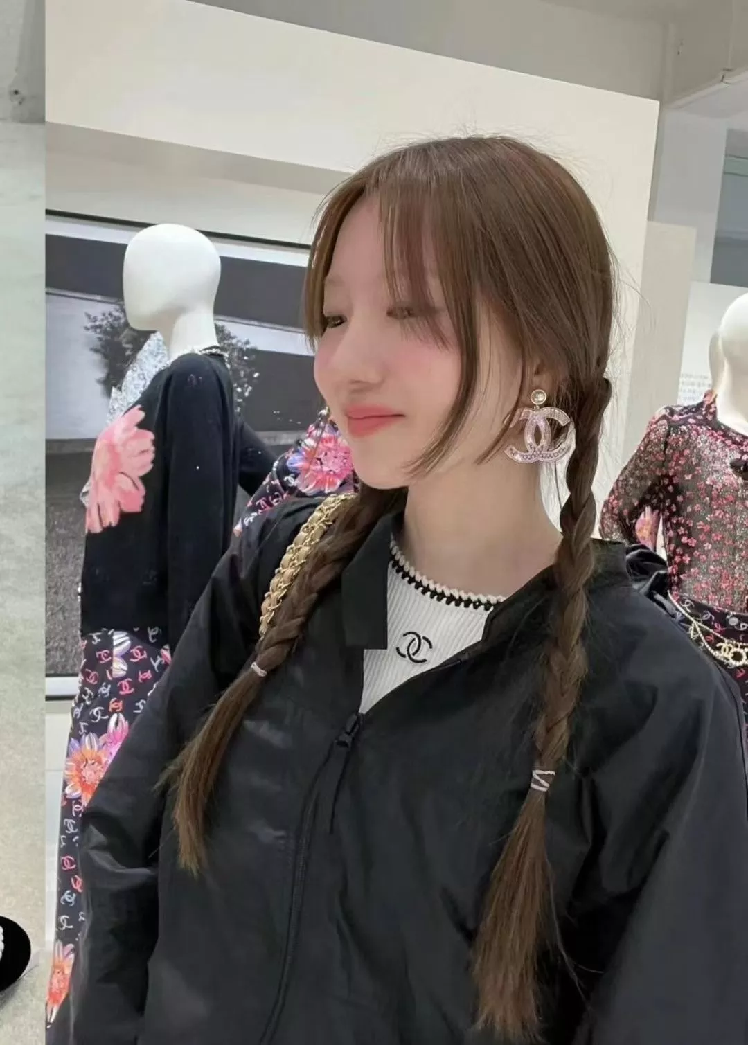 샤넬 핑크 클로버 패턴 미러 더블C 이어링 상세 이미지 8
