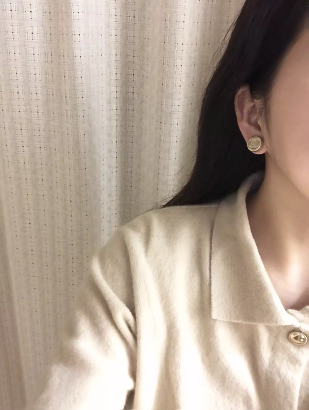샤넬 더블C 버튼 스터드 이어링 상세 이미지 15