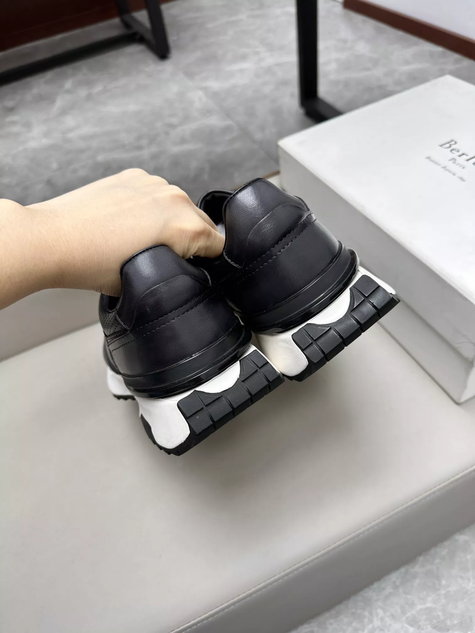벨루티 수제 그라데이션 레더 남성 로퍼 상세 이미지 5