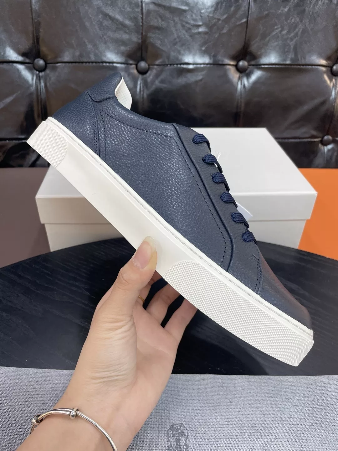 브루넬로쿠치넬리 남성 소가죽 로우탑 스니커즈 상세 이미지 1