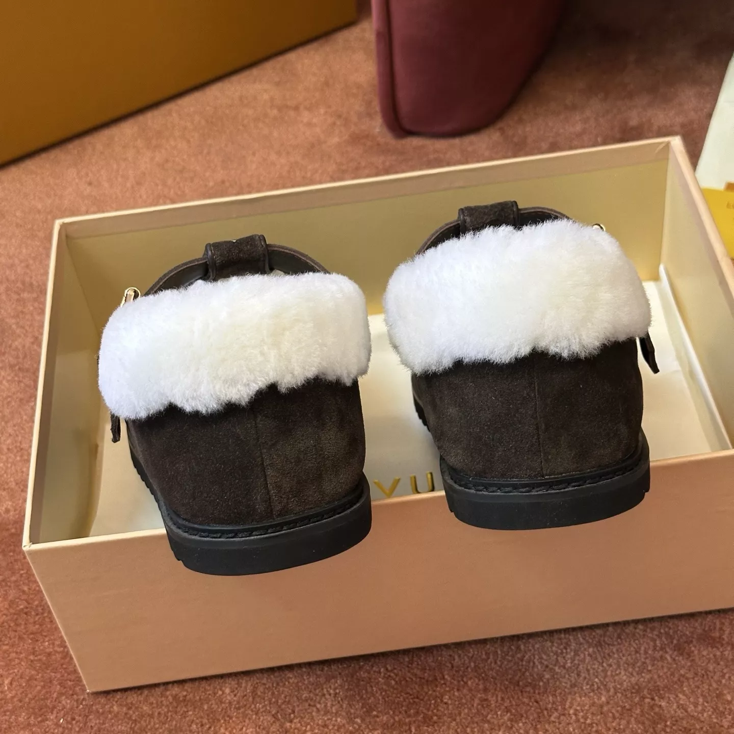 루이비통 24FW T스트랩 양모 안감 메리제인 슈즈 상세 이미지 8