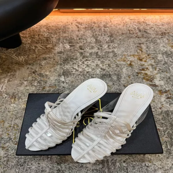 알레비 에나멜 스트랩 오픈토 뮬